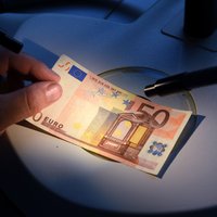 Latvijā starp naudas viltojumiem visvairāk ir 50 eiro banknotes