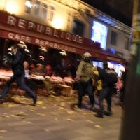 Parīzes terorakti: bijuši vismaz deviņi uzbrucēji, divi vēl ir brīvībā