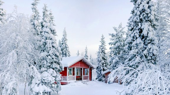 lauku māja brīvdienu māja ziema sniegs