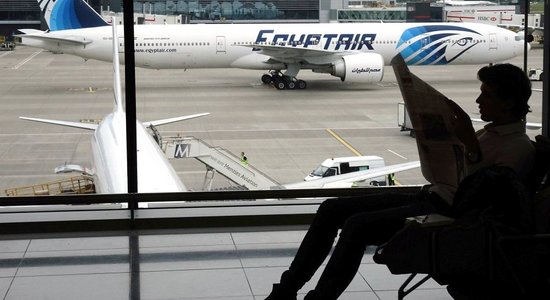 Sākotnējās analīzes liecinot par sprādzienu 'EgyptAir' lidmašīnā