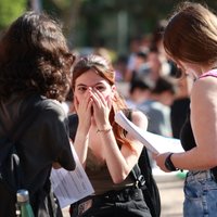 VISC maina domas un tomēr ļaus agrāk saņemt vidējās izglītības dokumentus