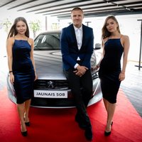 Foto: 'Peugeot' Latvijā prezentējis jauno '508' un 'Rifter' modeli