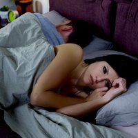 Slikts miegs, stress un alkohols – kas mazina vēlmi pēc seksa