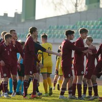 Latvijas U-17 futbolisti EČ kvalifikācijas elites kārtu noslēdz ar bezvārtu neizšķirtu pret zviedriem