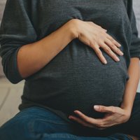 Ja bērns piedzimst ātrāk – vai maternitātes pabalstu par pirmsdzemdību atvaļinājumu apmaksā pilnībā?