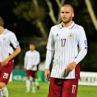 Latvijas futbola izlase dramatiskā spēles izskaņā zaudē Kosovai