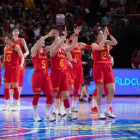 Ķīnas basketbolistēm panākums Pasaules kausa mačā; Austrālija sāk ar zaudējumu