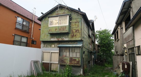 Kāpēc turīgajā Japānā stāv deviņi miljoni tukšu māju