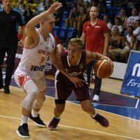 Latvijas U–18 basketbolisti EČ savās mājās sāk ar zaudējumu