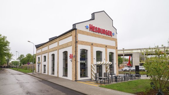 Hesburger Dzērbenes ielā