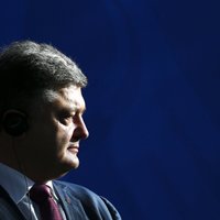 Порошенко остановил перемирие на Донбассе