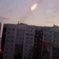 Video: Separātisti Doņeckā reaktīvo artilēriju 'Grad' noslēpuši aiz daudzdzīvokļu mājas