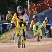 Latvijas BMX jaunie sportisti ar panākumiem noslēdz Eiropas kausa sezonu