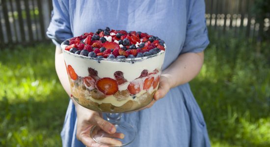 Vasaras deserts – trifle