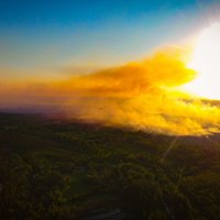 Drona foto: Ādažu poligona meža ugunsgrēks saulrietā