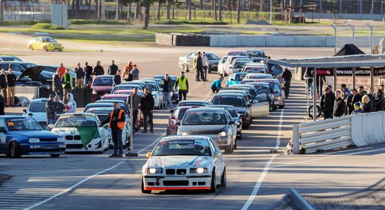 Minišosejas sezonas atklāšanā triumfē Batraks ar dīzeļa BMW