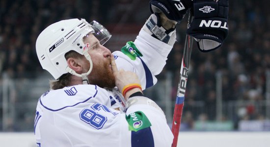 Komarovs pamet Maskavas 'Dinamo' un pārceļas uz NHL